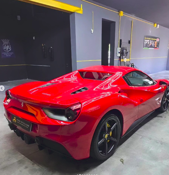 Ferrari 488 — esterno posteriore