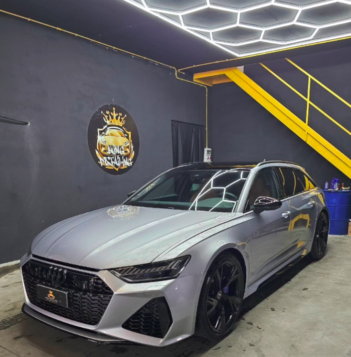 Audi RS6 Avant — esterno argento