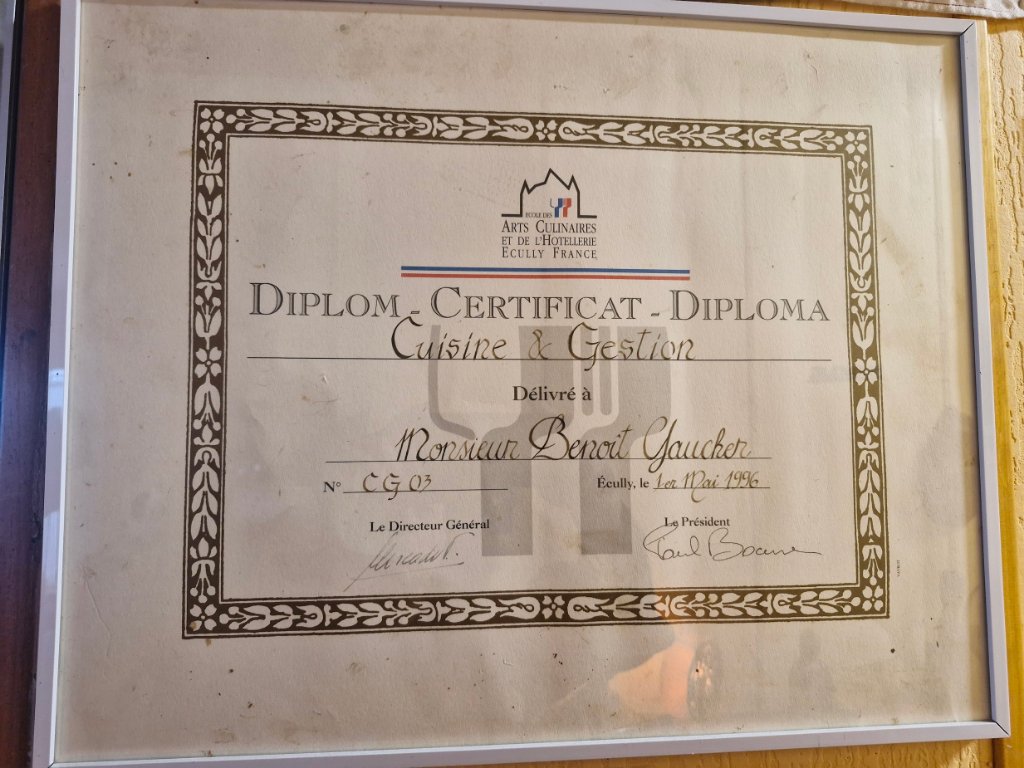 École des Arts Culinaires et de l'Hôtellerie — Écully