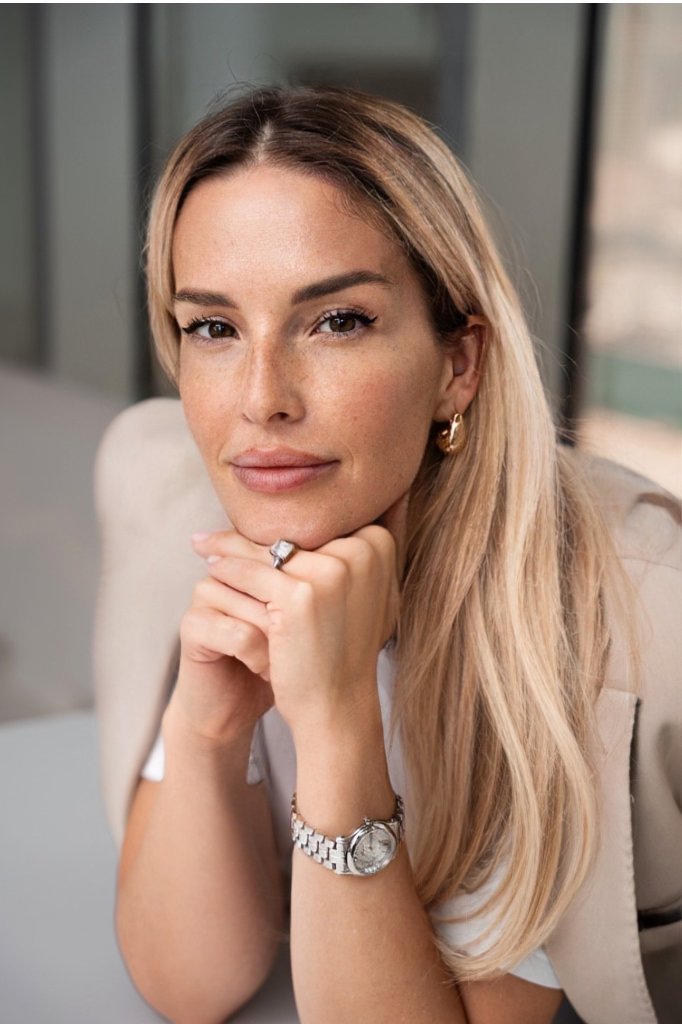 Portrait of Vera Kalantar, therapist and counselor