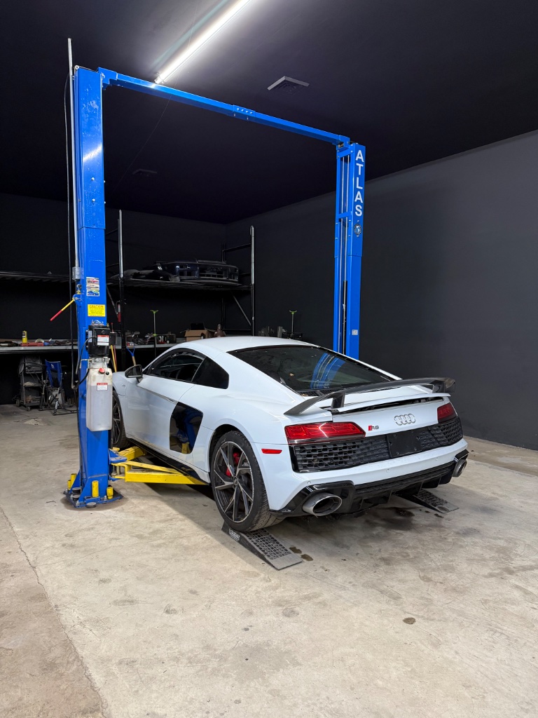 Audi R8 — In Shop
