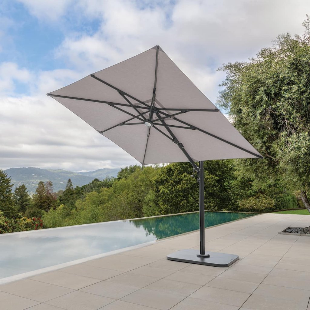 Shademaker Solaris — sombrilla de brazo lateral para hospitality