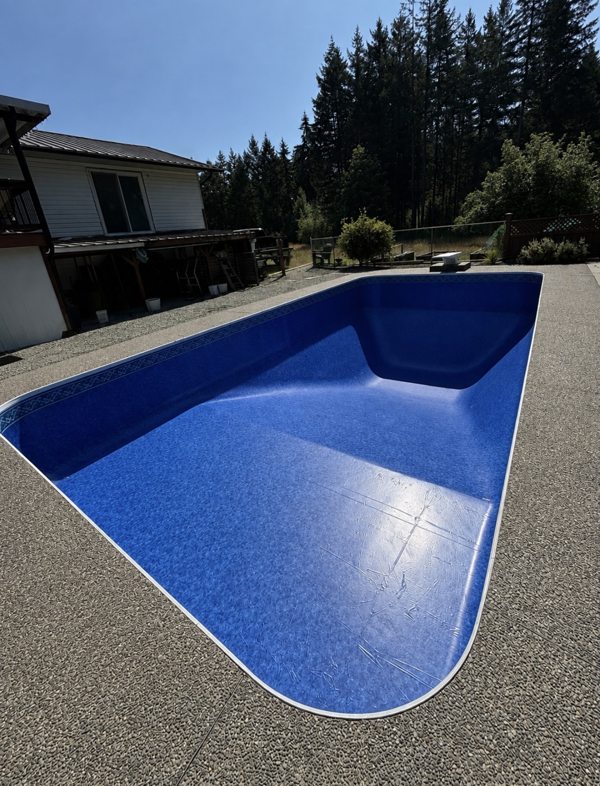 Custom pool liner installation