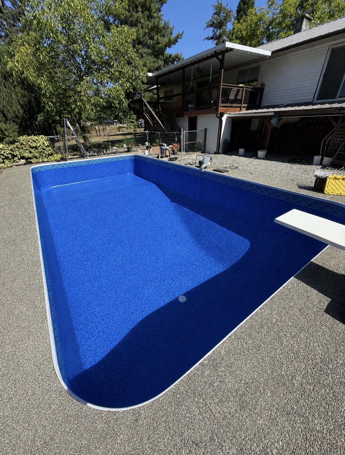 Custom pool liner detail installation