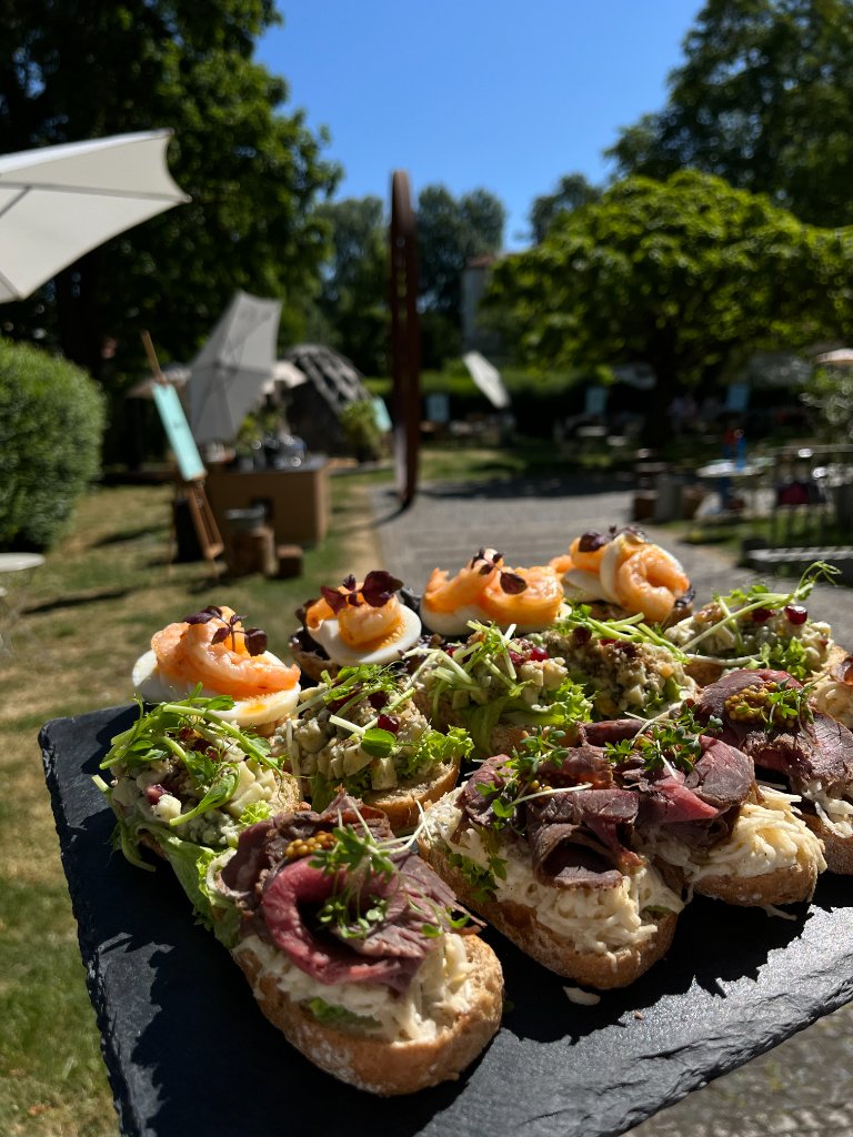 Jak vybrat catering na firemní akci?
