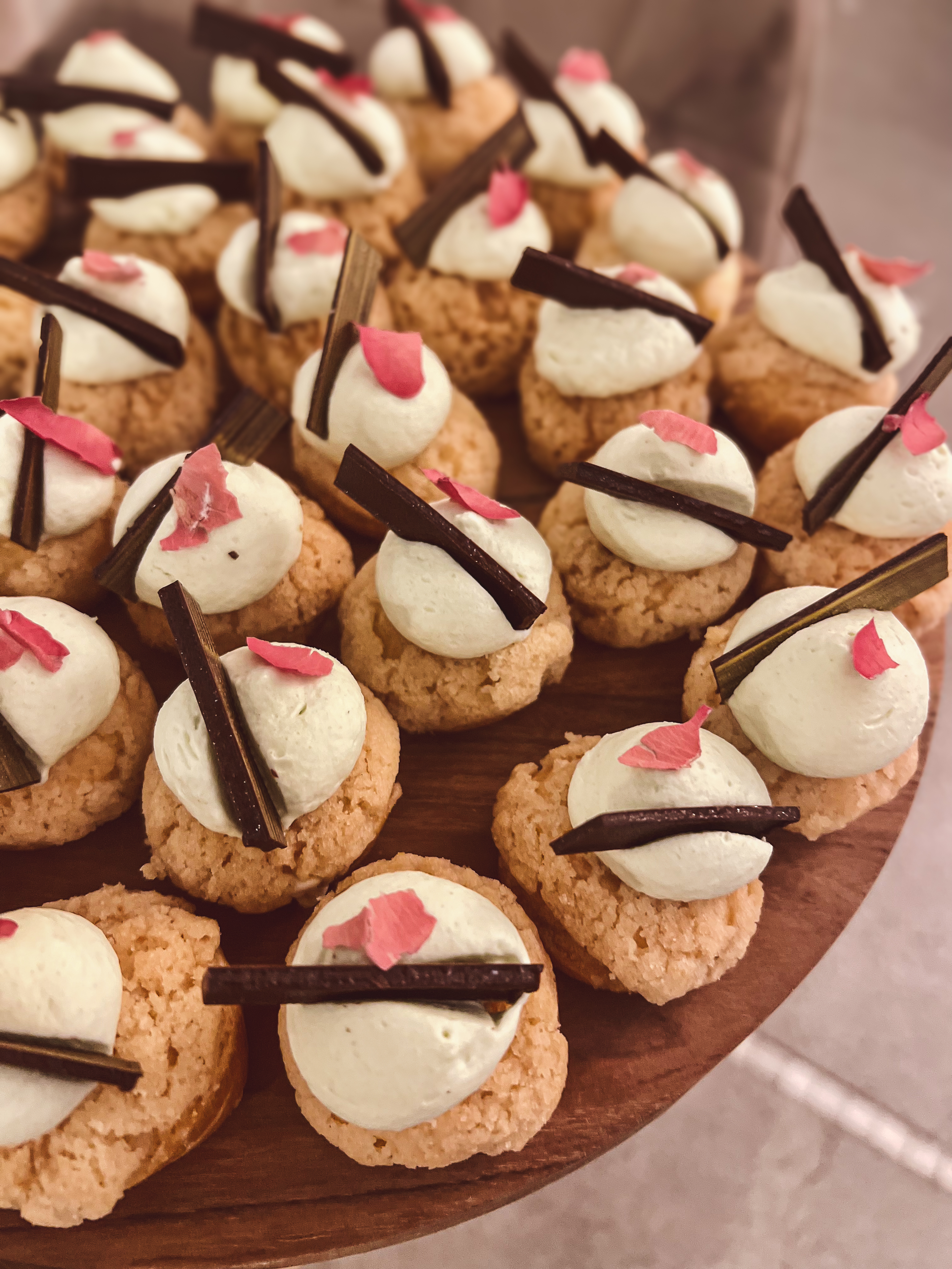 Fingerfood catering — cukrářské dezerty z realizace FoodART Agency