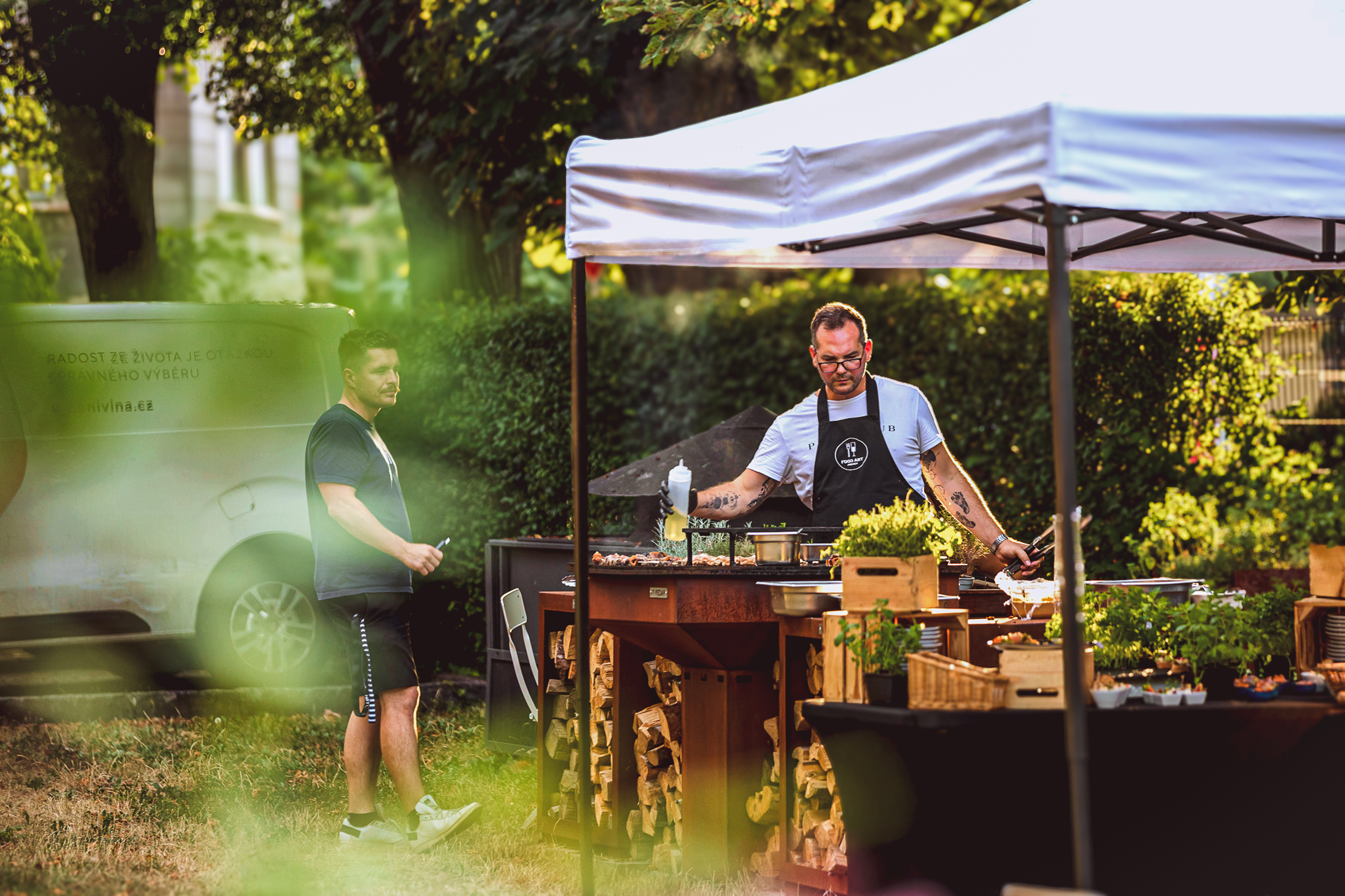 Grilovací catering: Nezapomenutelné chvilky plné vůní a chutí