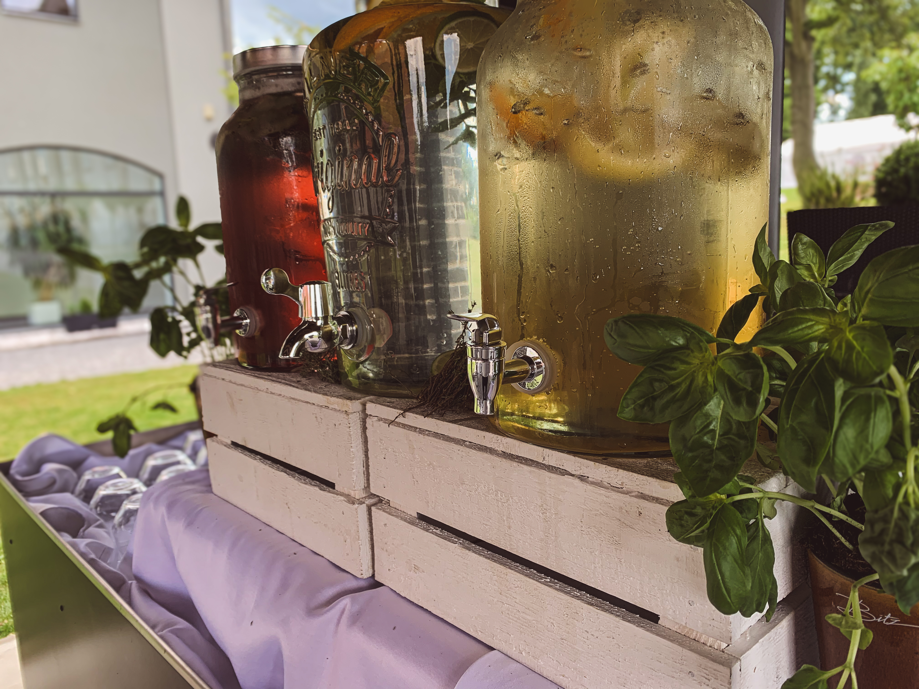 Barový catering — nápojový bar s domácími limonádami z realizace FoodART Agency