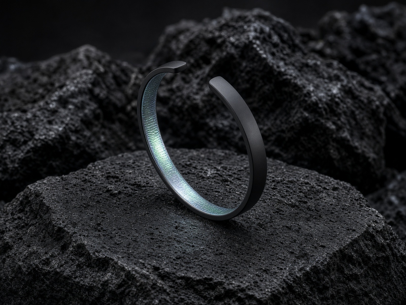 ELYTRA photonic jewelry piece 3