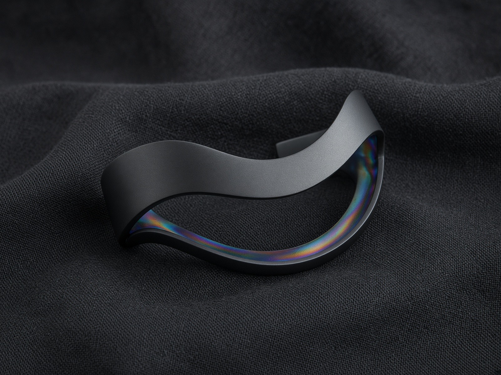 ELYTRA photonic jewelry piece 4