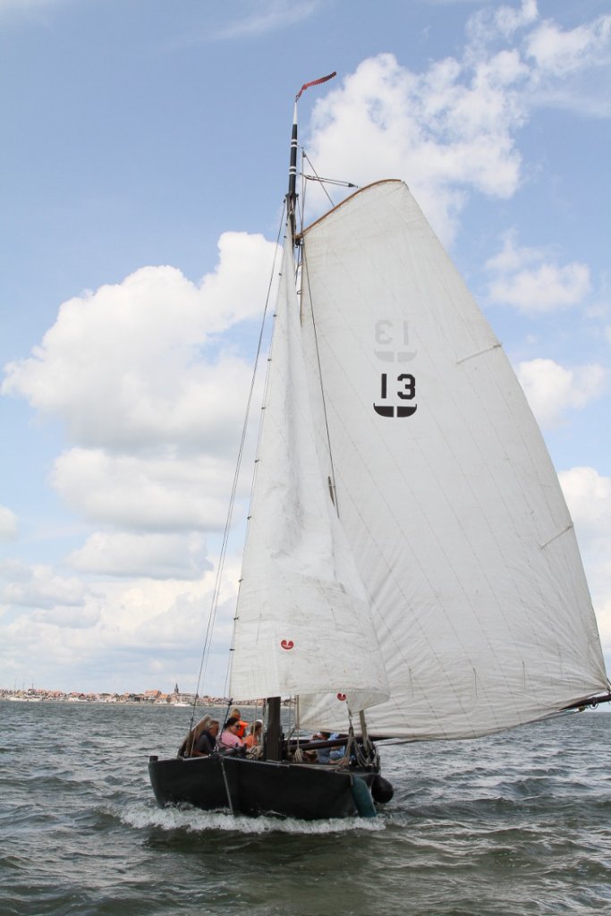 Platbodem op het open water