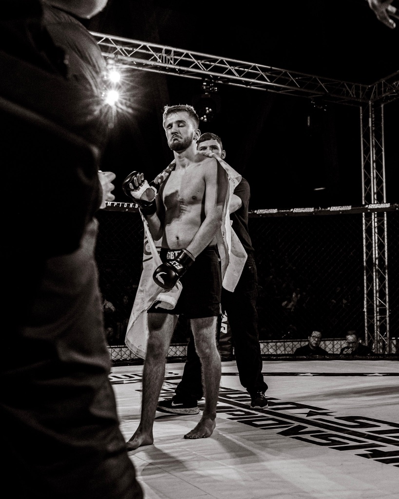 Adult kickboxing training at Diamond Kickboxing Northwood