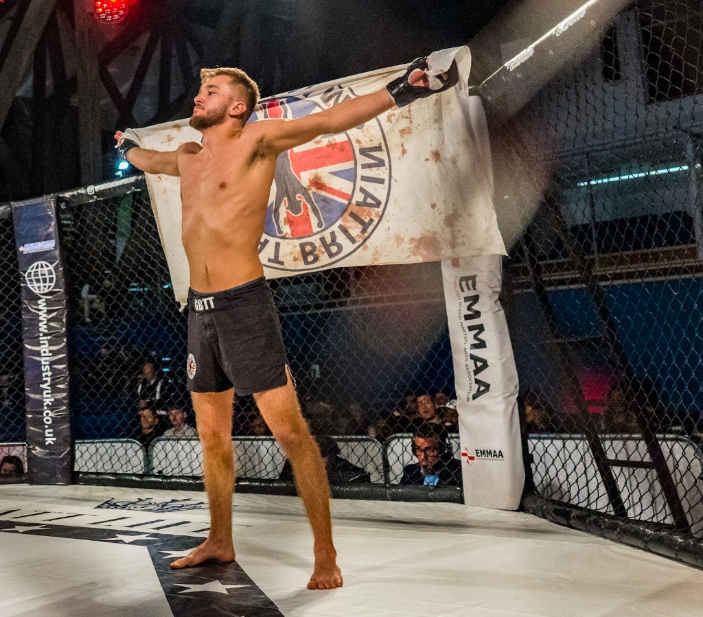 Head Coach Sam Welch — Diamond Kickboxing