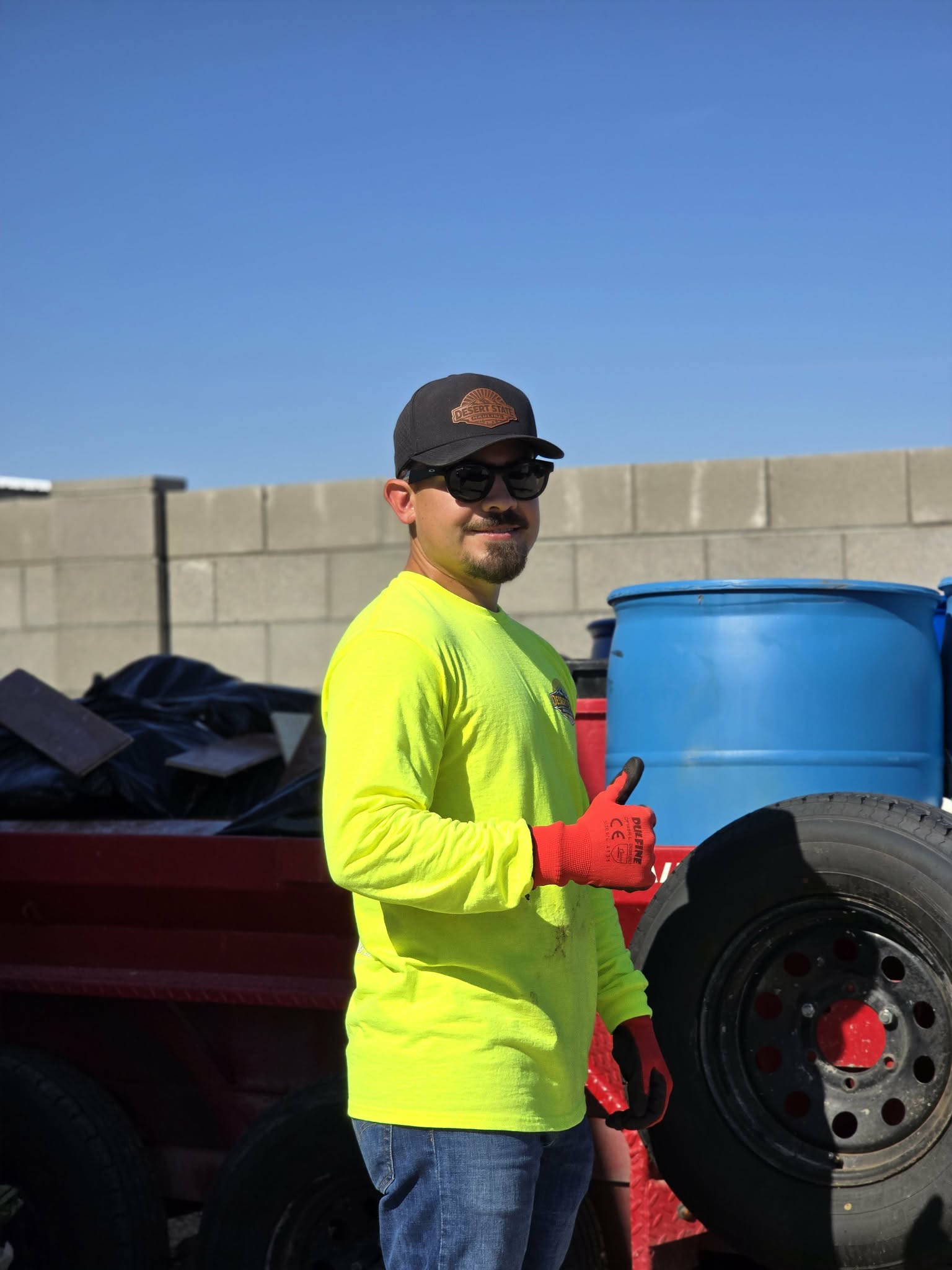 Desert State Hauling team member