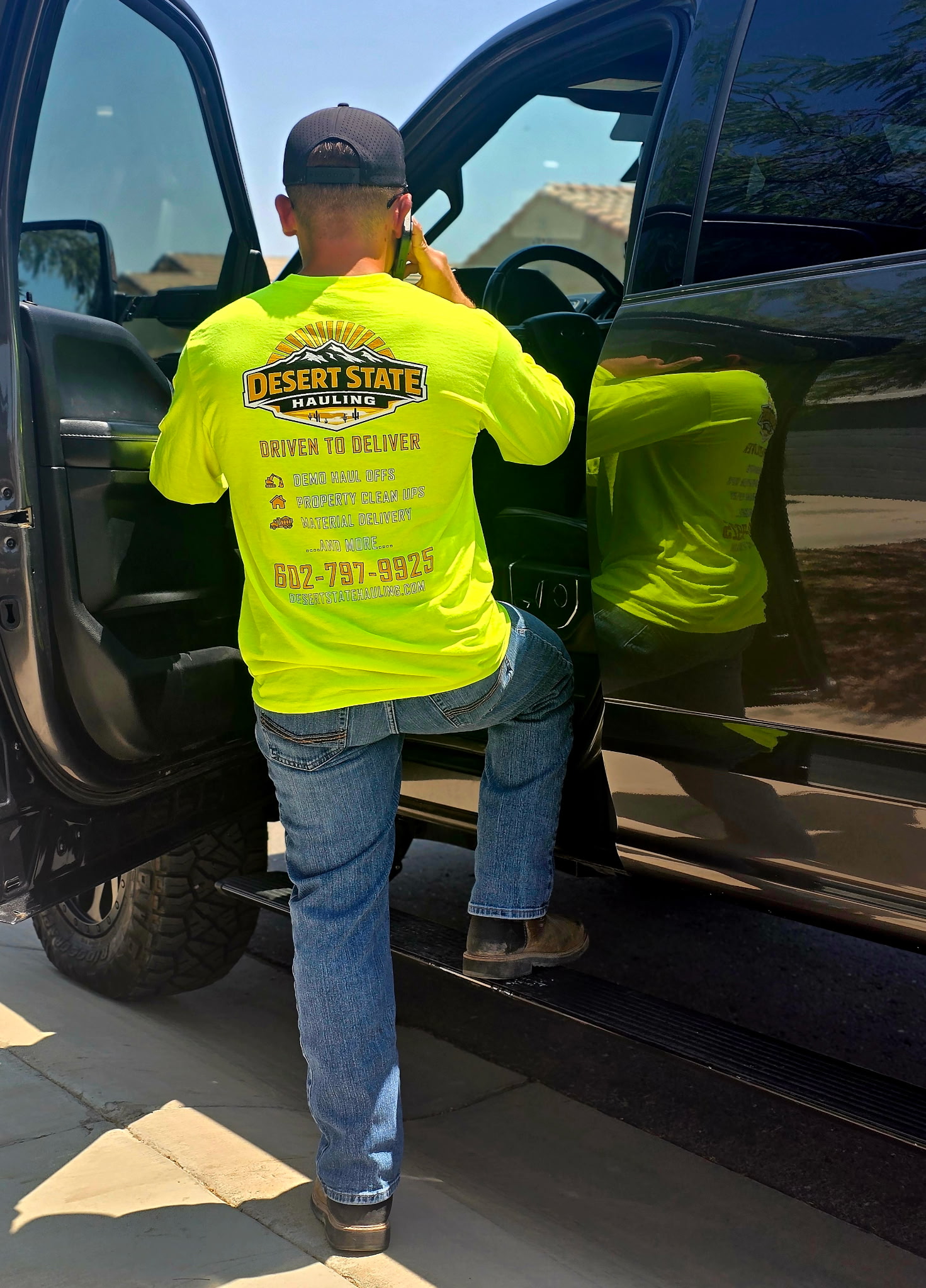 Desert State Hauling crew member on site