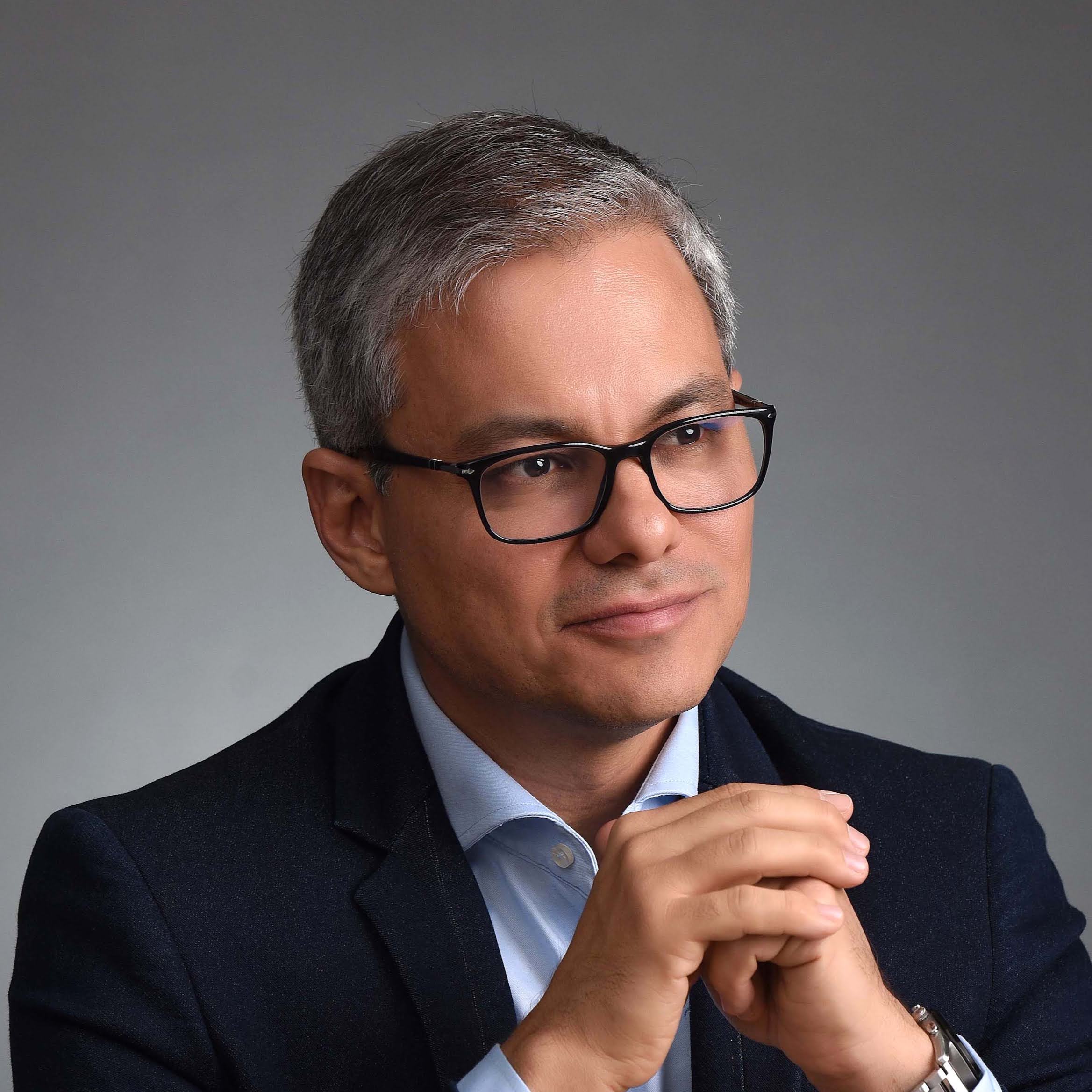 Dr. Thiago Junqueira