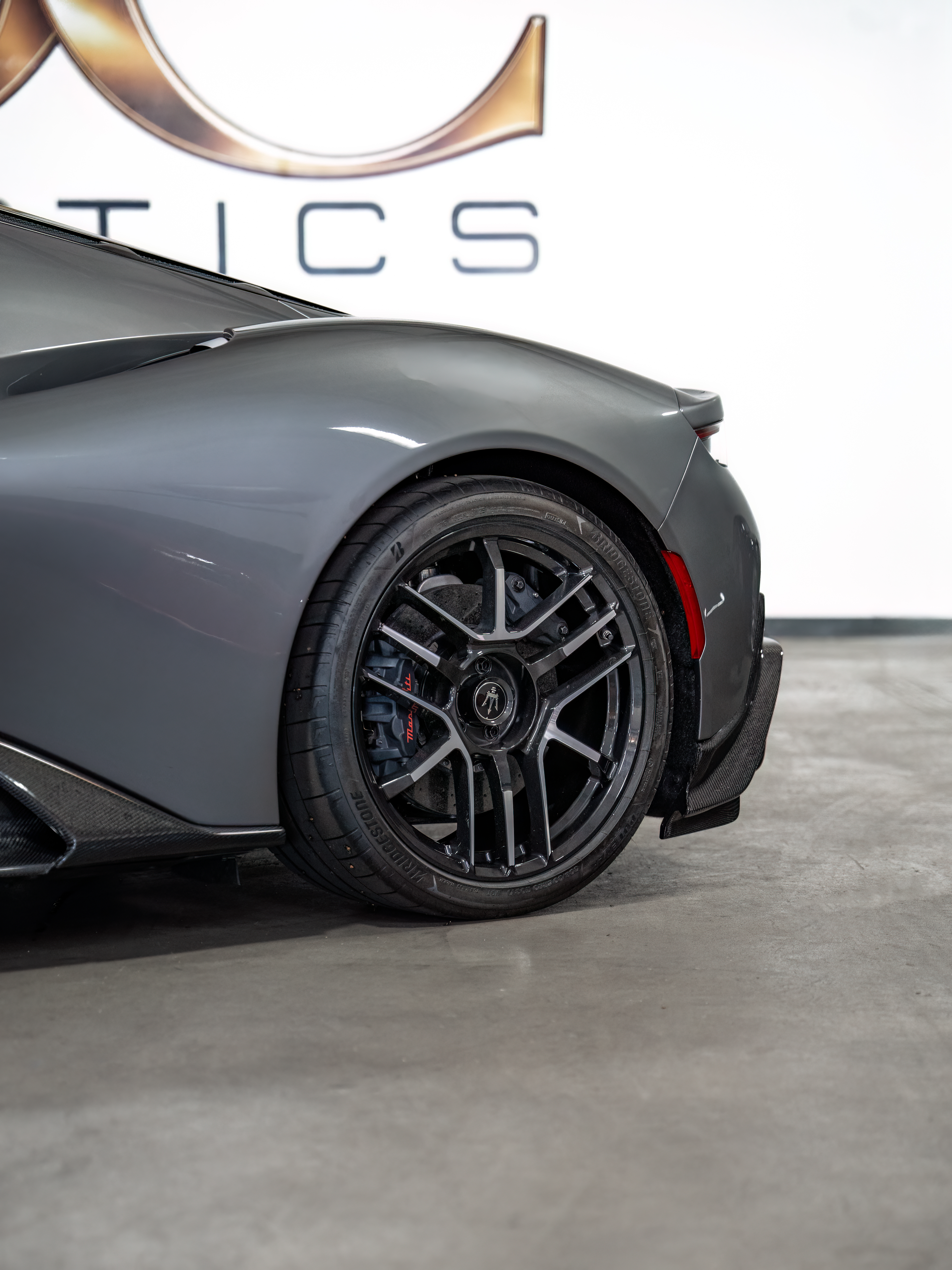 Maserati MC20 — photo 7 of 14