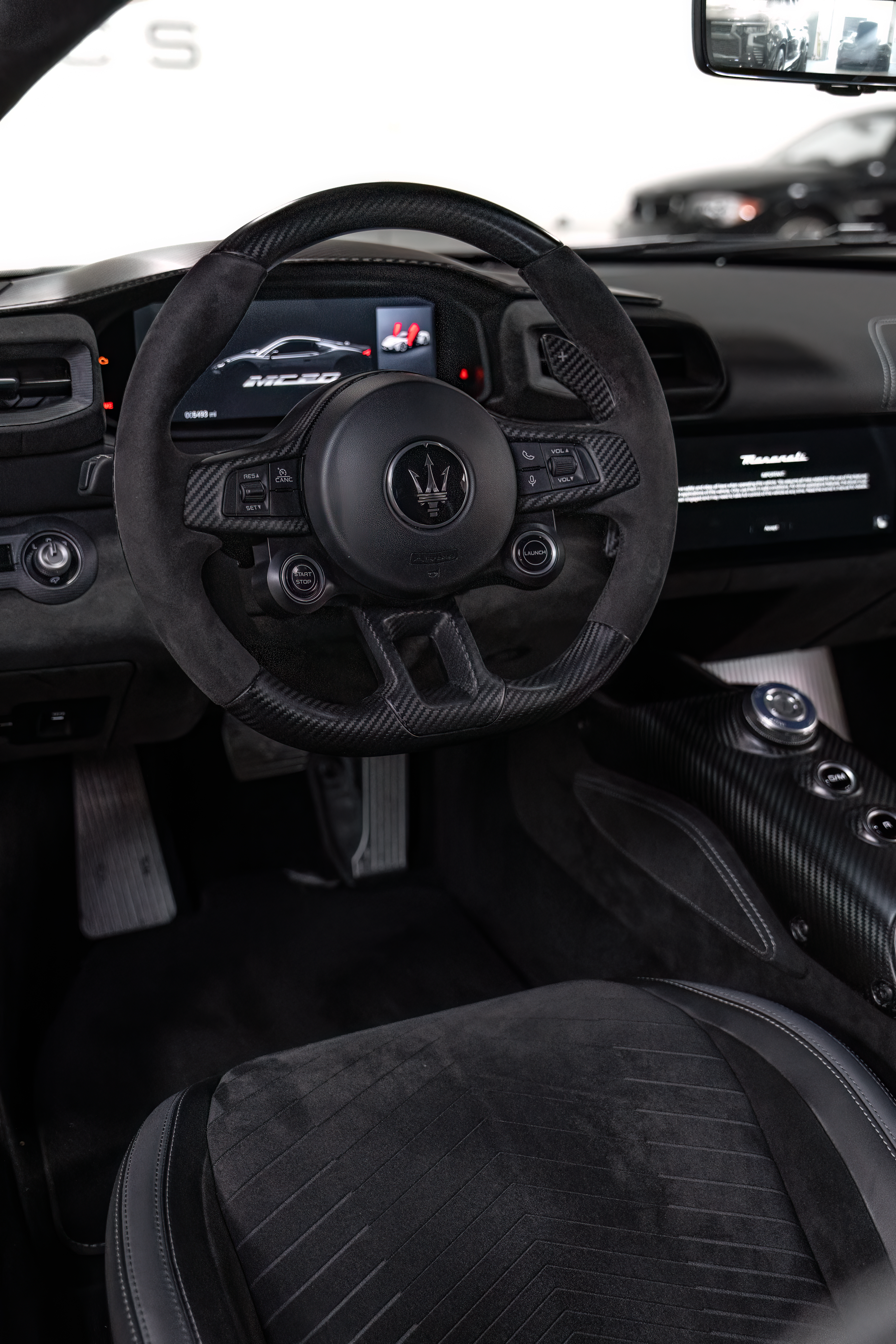 Maserati MC20 — photo 12 of 14