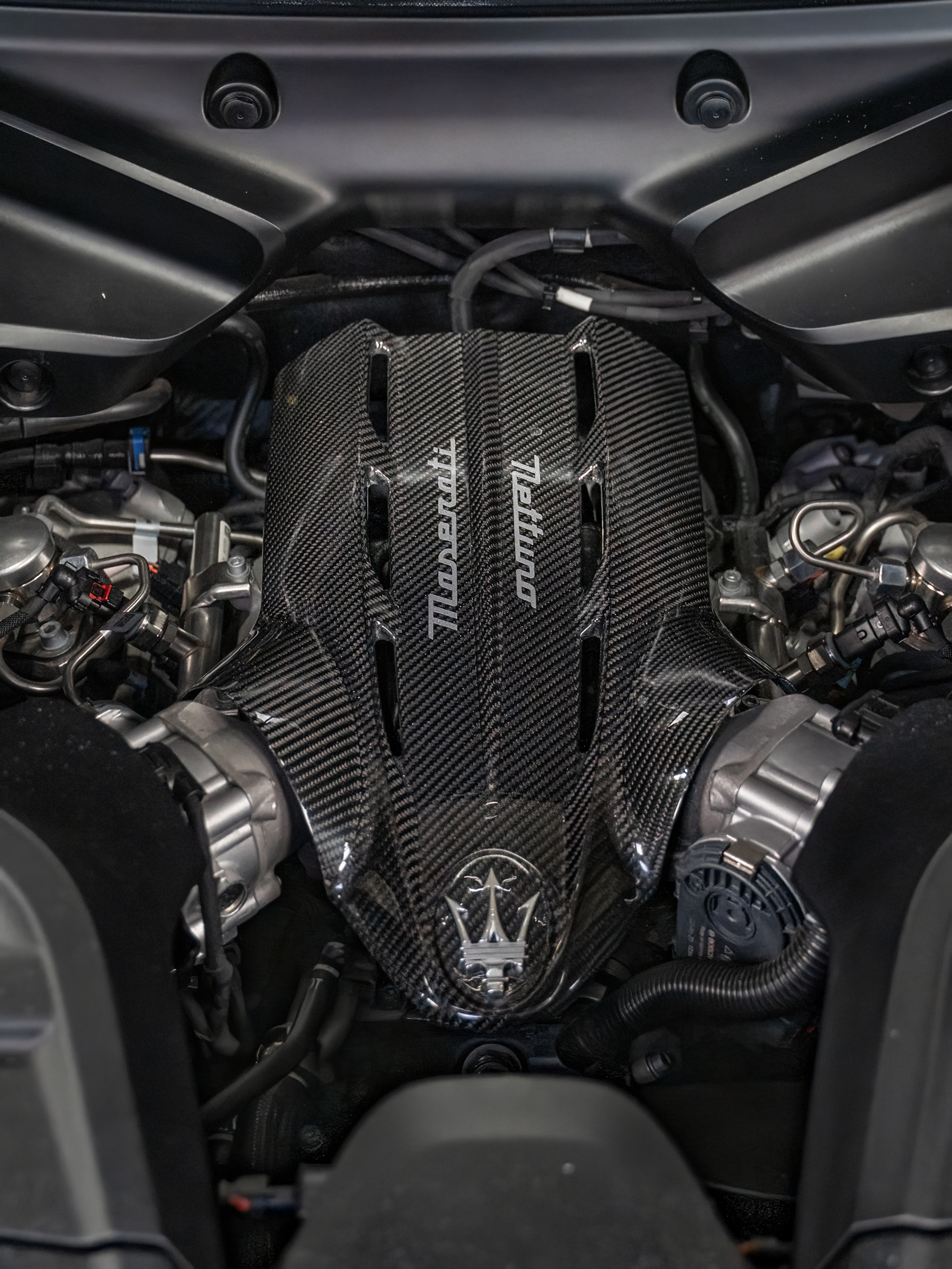 Maserati MC20 — photo 11 of 14