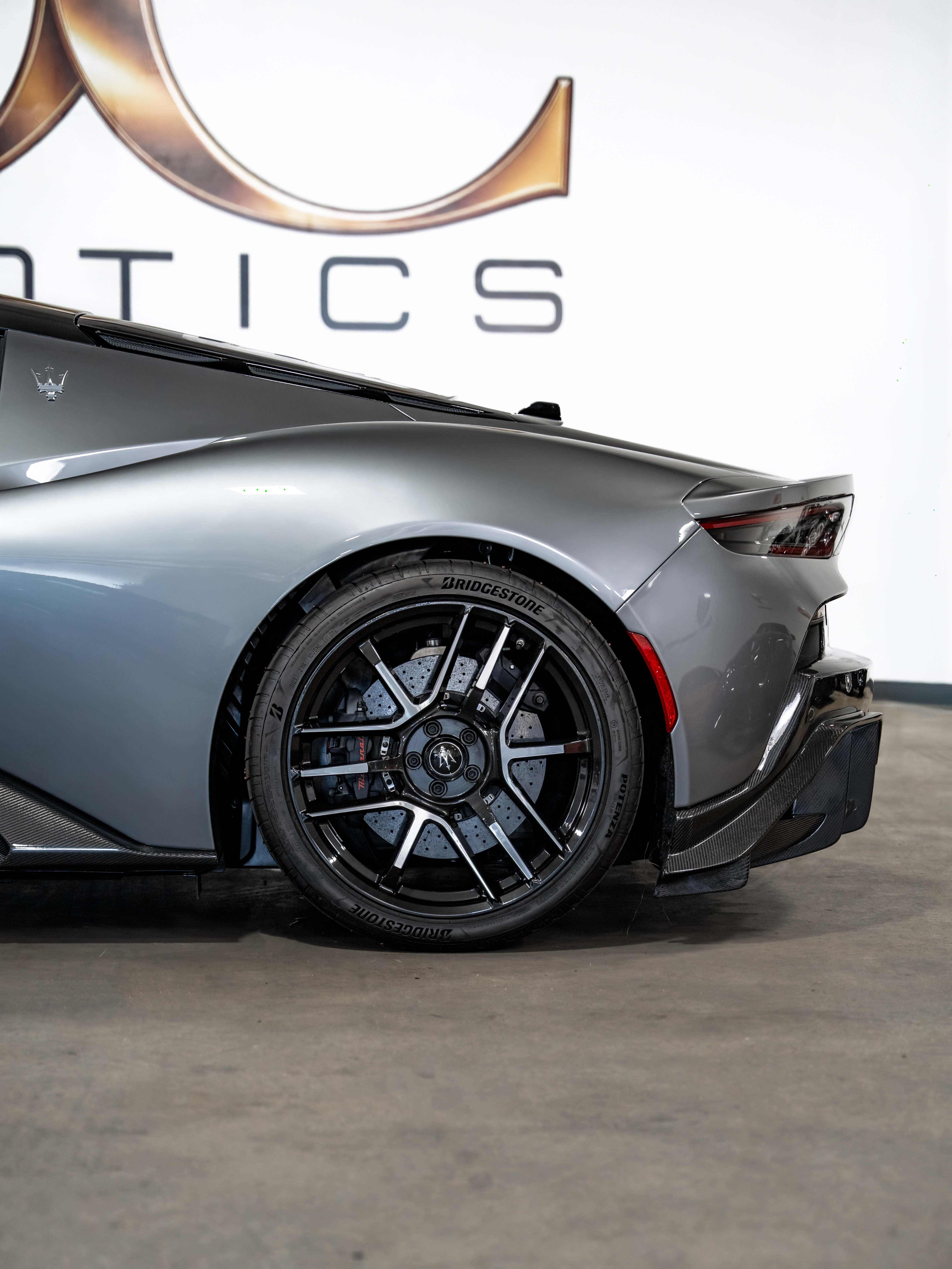 Maserati MC20 — photo 8 of 14