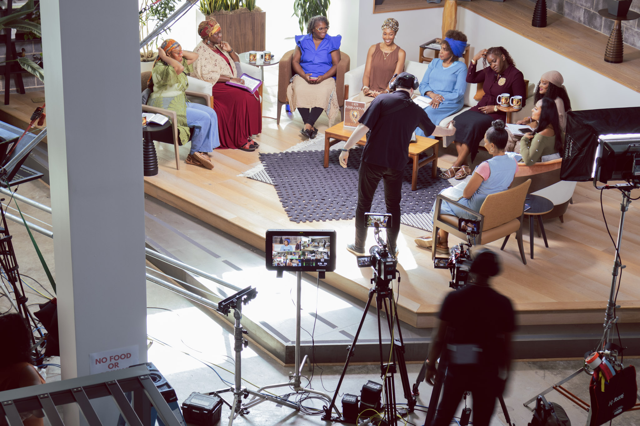 Behind the scenes 7