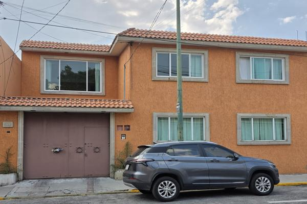 Casa Estilo Colonial con Cochera
