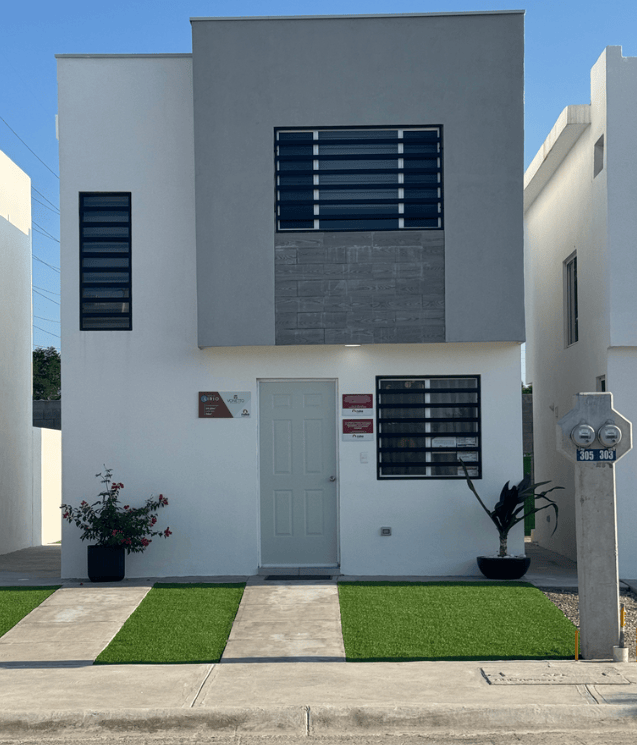 Casa Moderna de Diseño Simétrico en Acueducto