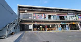 Local Comercial con Escalera Exterior en Plaza de San Pedro