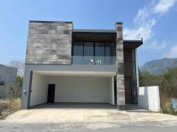 Casa de Lujo con Balcón de Cristal