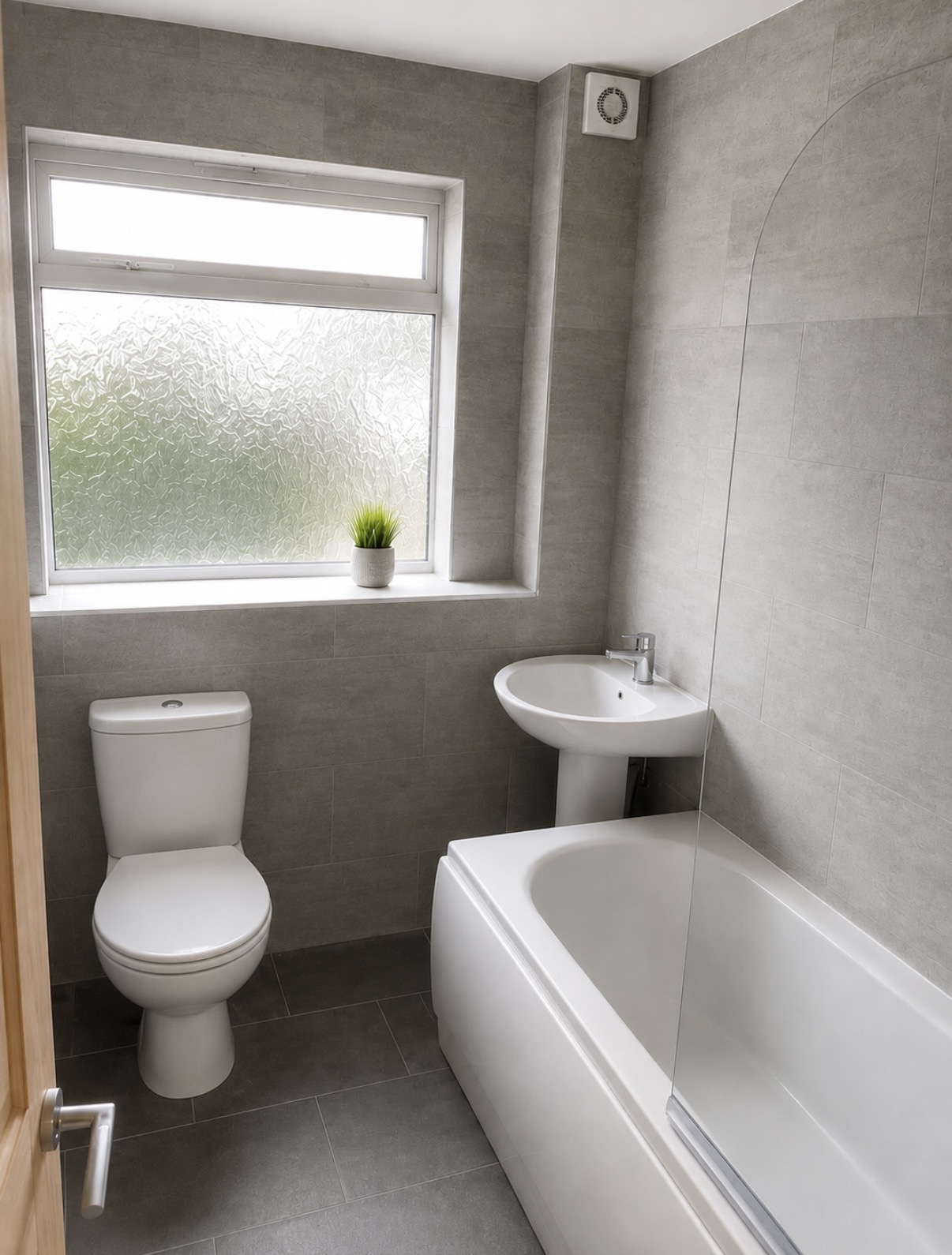 GREY TILE BATHROOM - BATHROOMS construction project