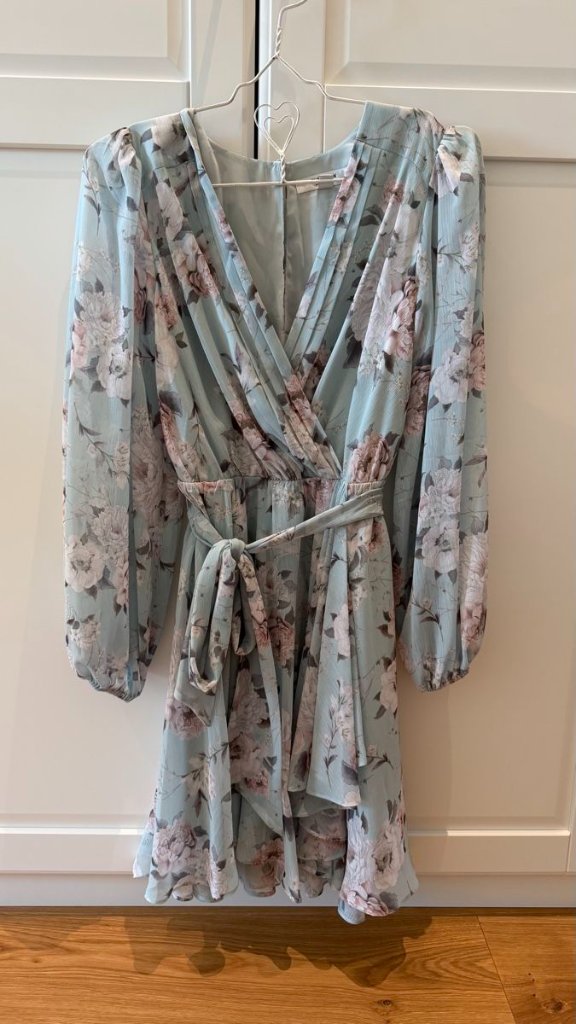 Kleid mit Blumenmuster Hellblau, Gr. 34 – wie neu Size 34