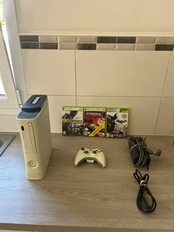 Microsoft Xbox 360 mit 120GB HDD, Controller und 3 Spielen