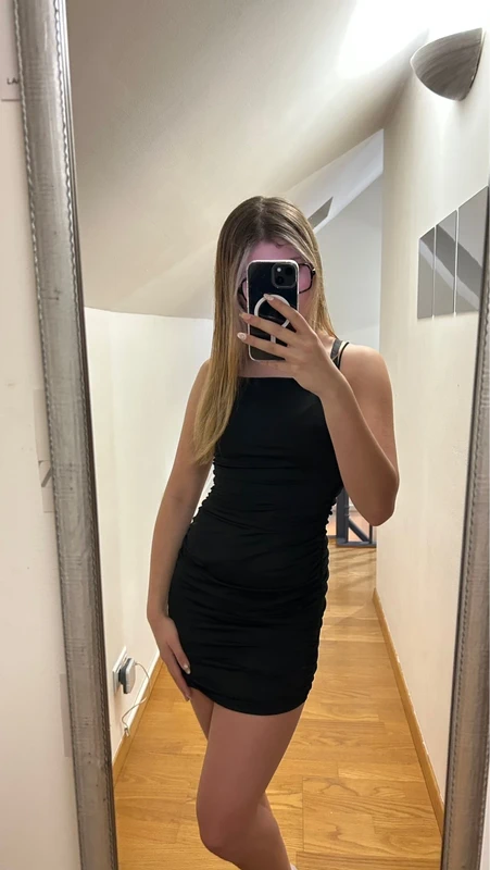 H&M Schwarzes Minikleid gerafft, rückenfrei, Gr. XS Size XS