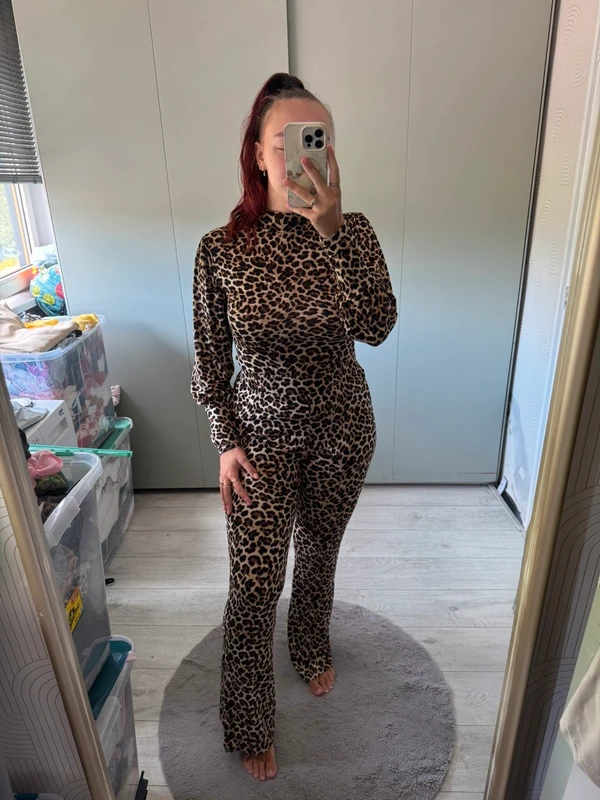 SHEIN Leo-Set: Oberteil & Schlaghose – Gr. M Size M
