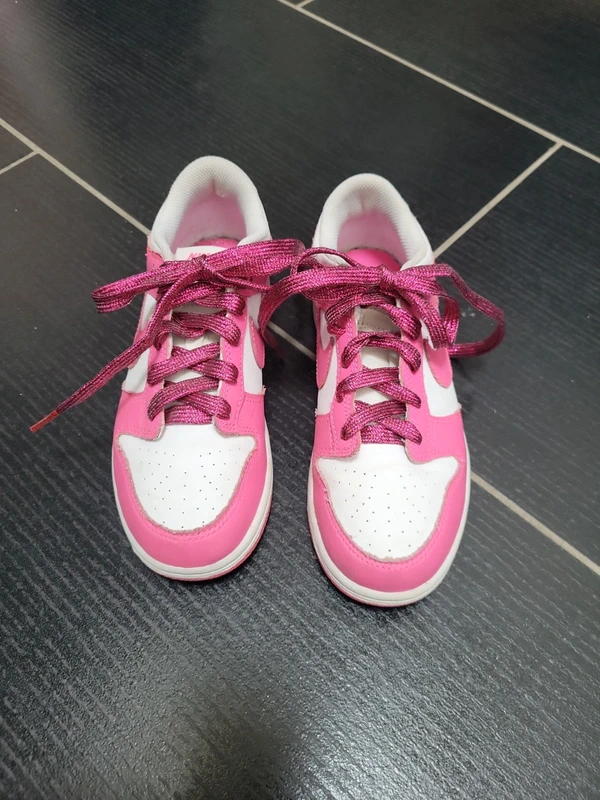 Nike Nike Dunk Low pink/weiß mit Glitzer-Schnürsenkeln Gr. 38