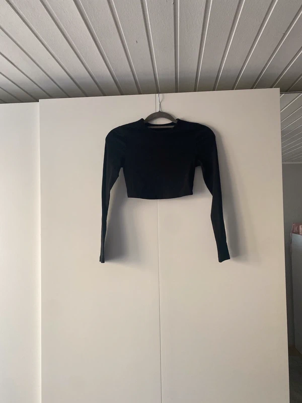Schwarzes Langarm Crop Top, Gr. S Size S