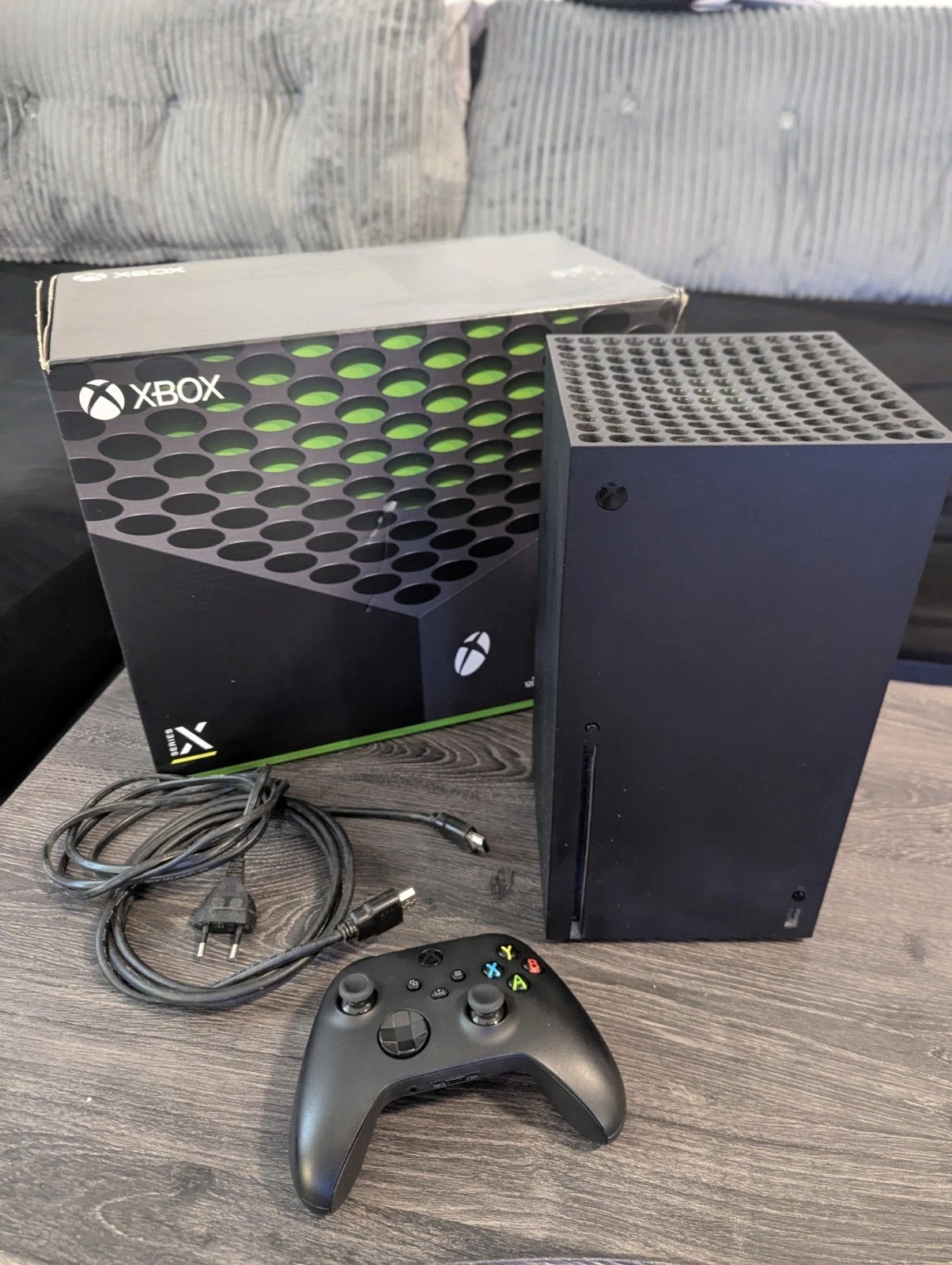 Microsoft Xbox Series X 1 TB mit Controller & OVP – geprüft