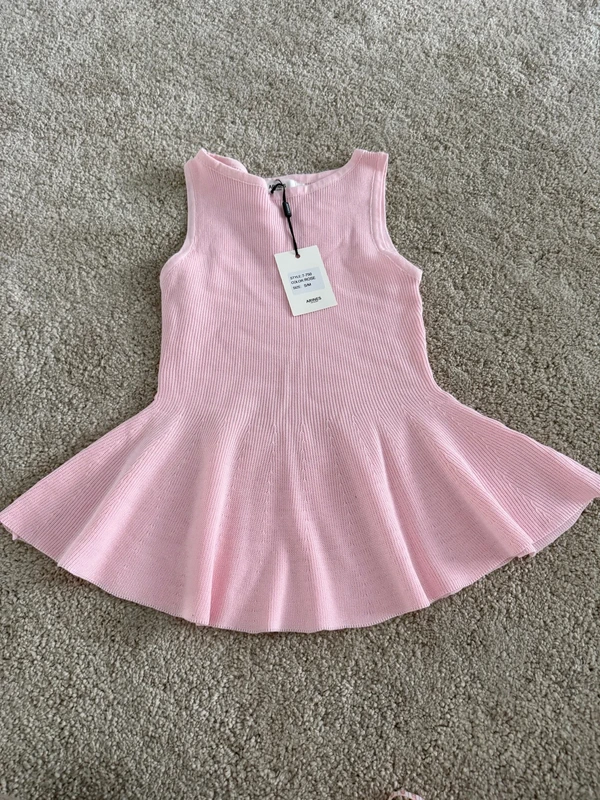 Strickkleid mit Schößchen – rosa, neu mit Etikett Size 98