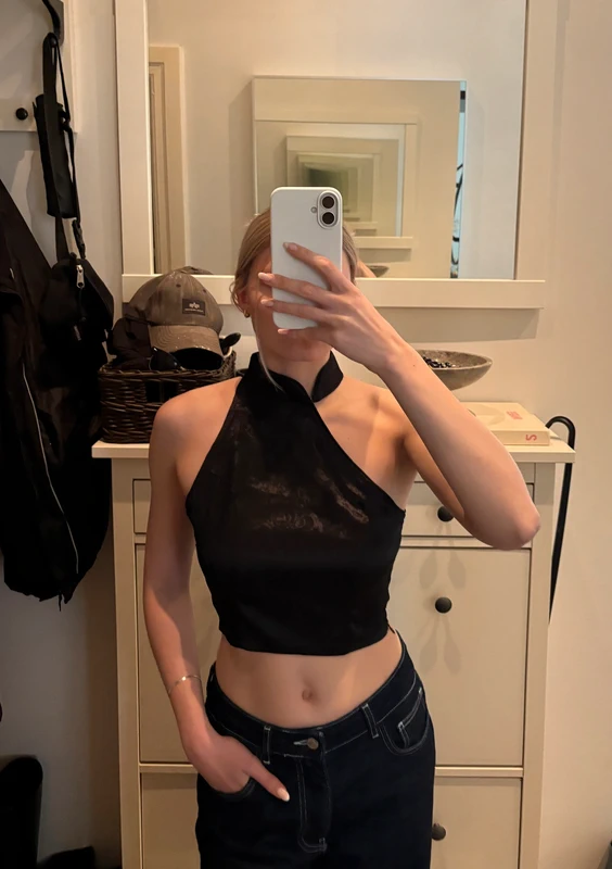 Bershka Neckholder Crop-Top mit Stehkragen, Schwarz, Gr. XS Size XS