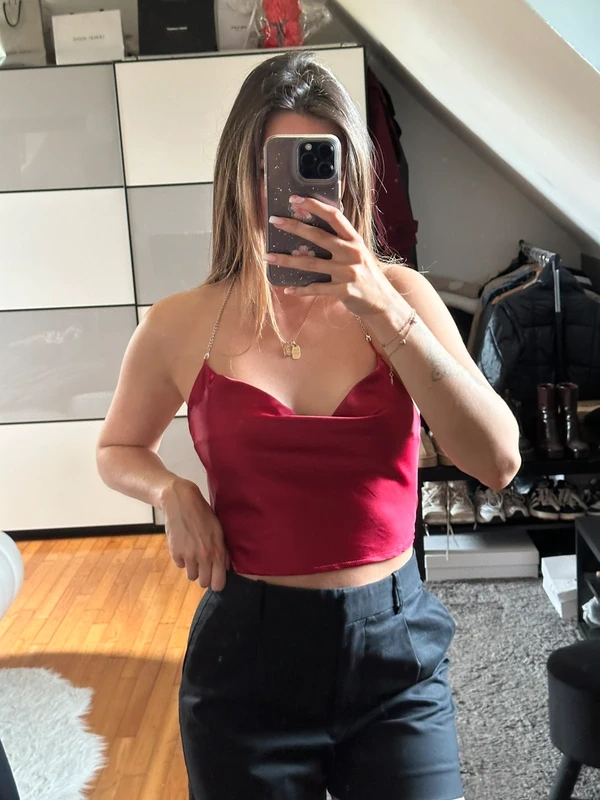 SHEIN Satin-Top mit goldenen Kettenträgern, Rot, Gr. S Size S