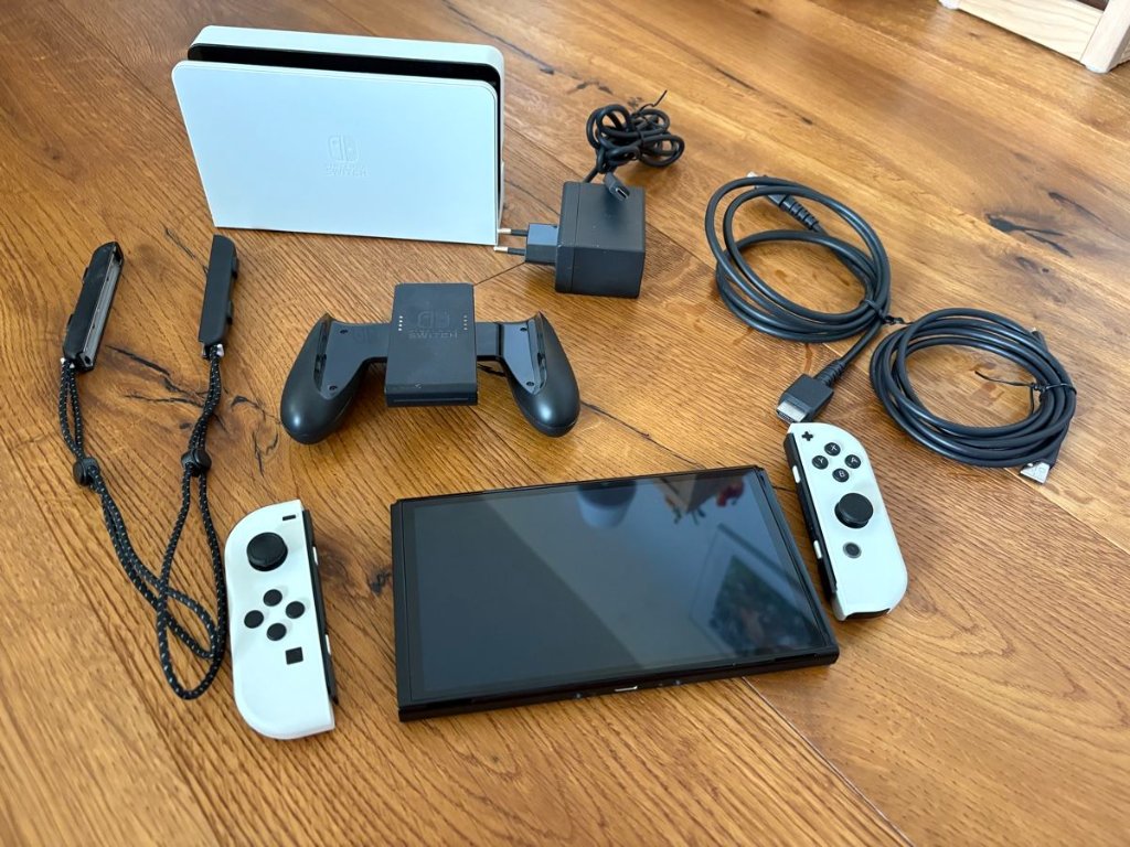 Nintendo Nintendo Switch OLED weiß – komplett mit Zubehör