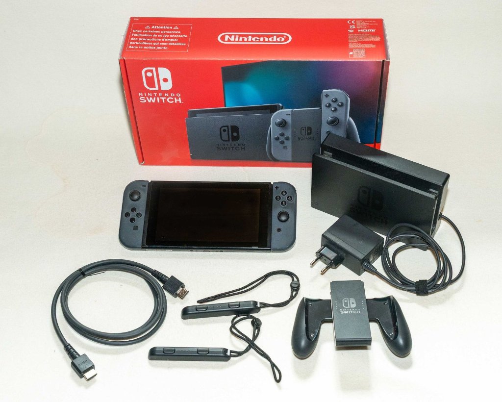 Nintendo Nintendo Switch grau in OVP – komplettes Zubehör