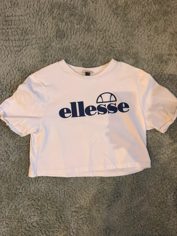 ellesse ellesse Crop-Shirt weiß mit Logo-Print, Gr. M Size M