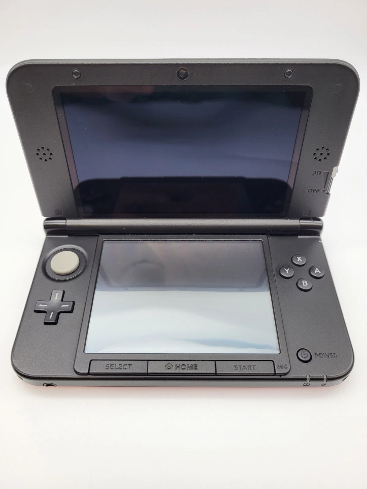 Nintendo Nintendo 3DS XL rot-schwarz inkl. Ladekabel – geprüft