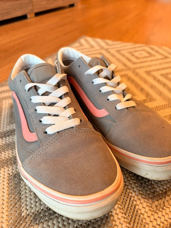 Vans Vans Old Skool – Grau/Rosa Wildleder, Gr. 38 Size 38