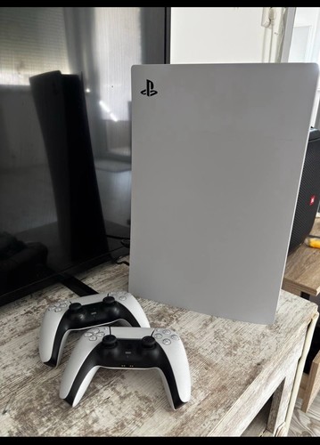 Sony PlayStation 5 Disc Edition + 2 DualSense Controller