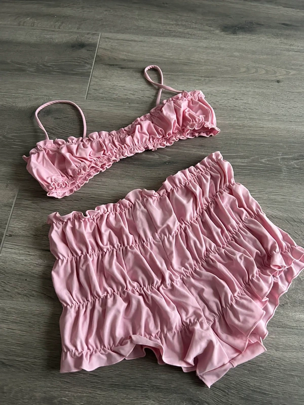 Zweiteiler rosa – Rüschen-Top & Shorts, Gr. S Size S