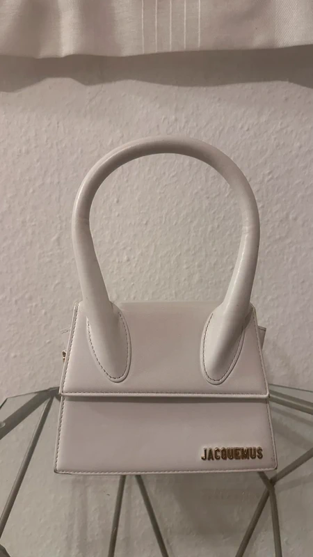 Jacquemus Jacquemus Le Chiquito Moyen Tasche weiß