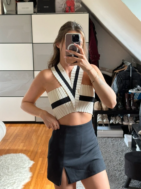 Zara Rippstrick-Neckholder-Top, Creme/Schwarz, Gr. S Size S