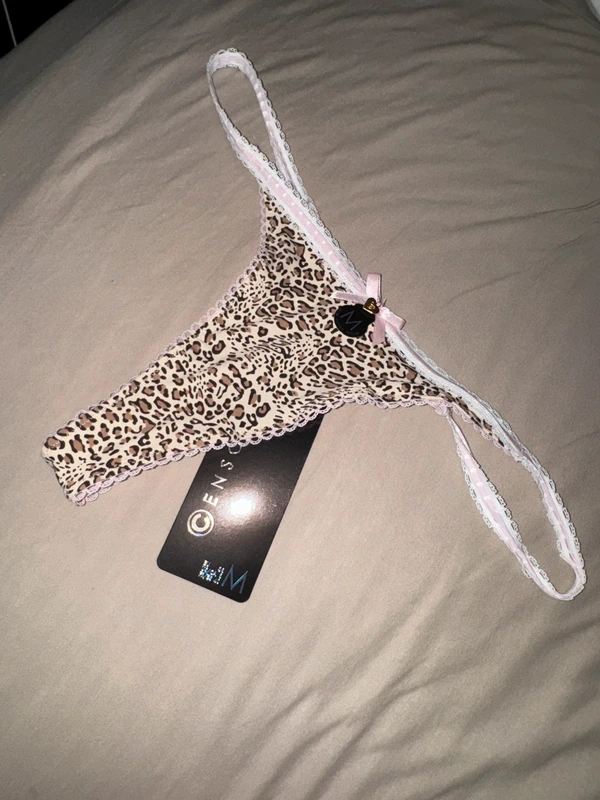 Censored Censored String mit Leo-Print & Schleifchen – Gr. S, NEU mit Etikett Size S